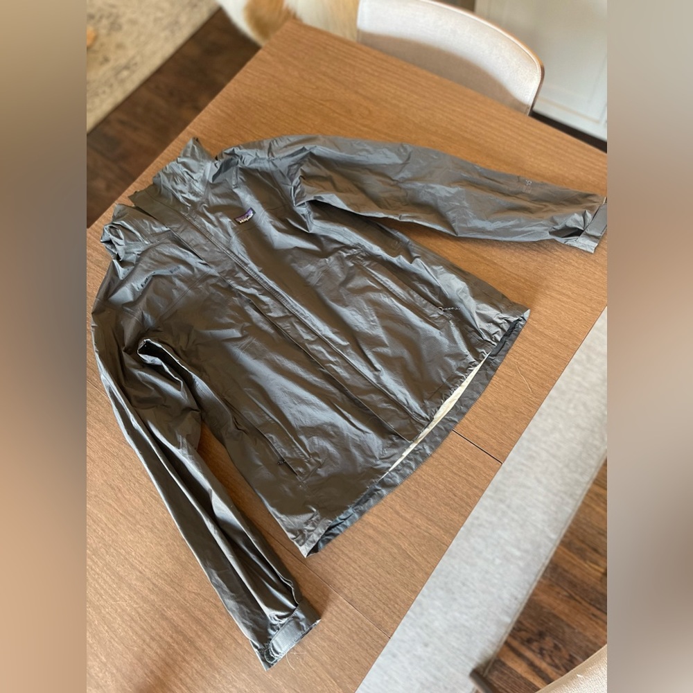 Mens Patagonia rain jacket